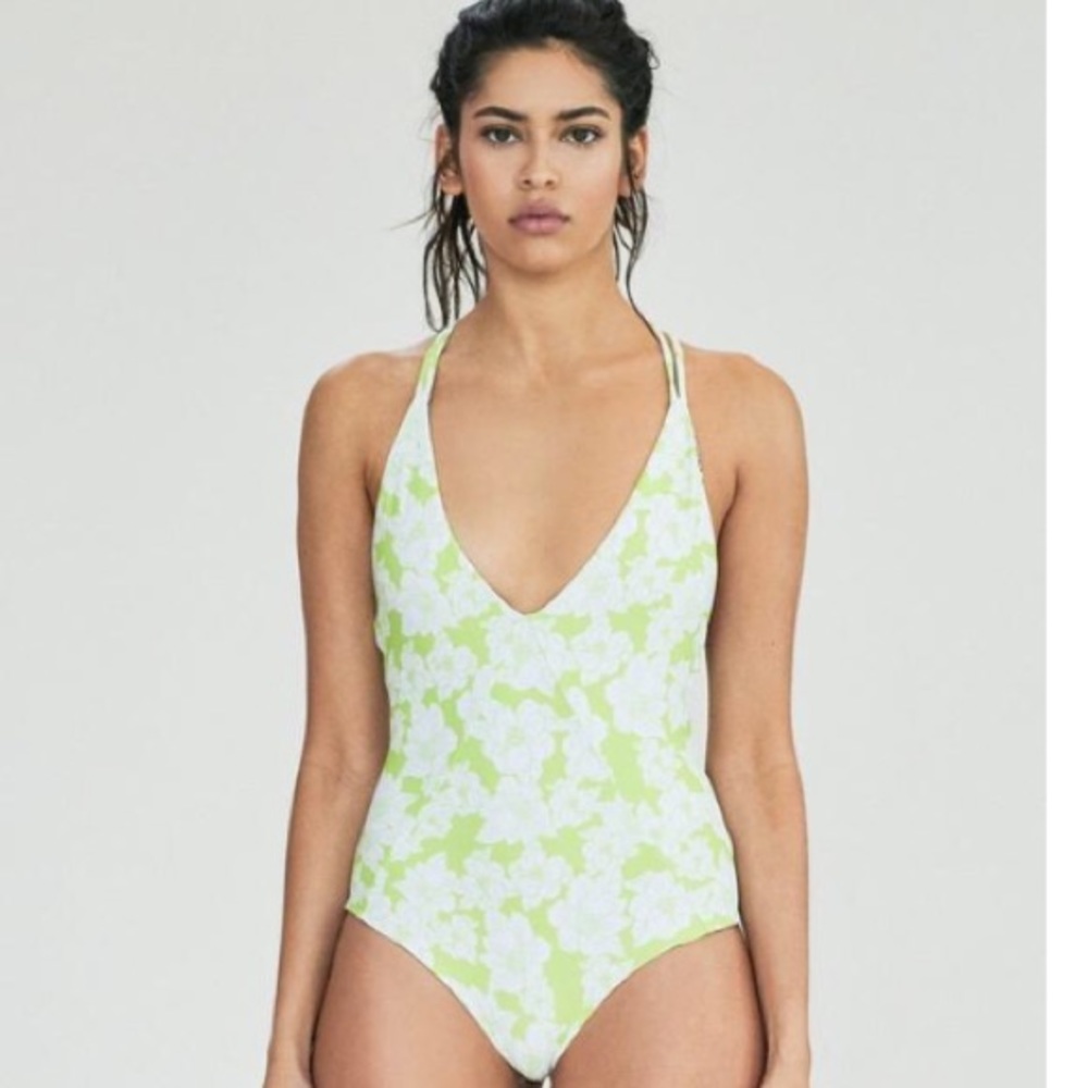 Acacia Venezuela one piece L